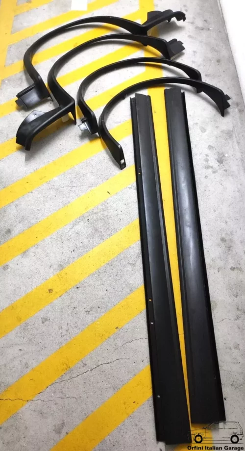 110445 110444 Codolini Side Skirts Arch Minigonne Alfa Romeo Alfasud TI 3 Doors View Lower Close Up