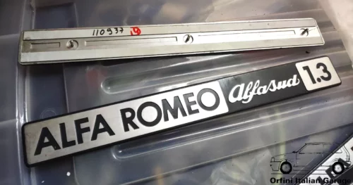 110937 Rear Badge Scritta Stemma Alfa Romeo Alfasud 1.3 View Front