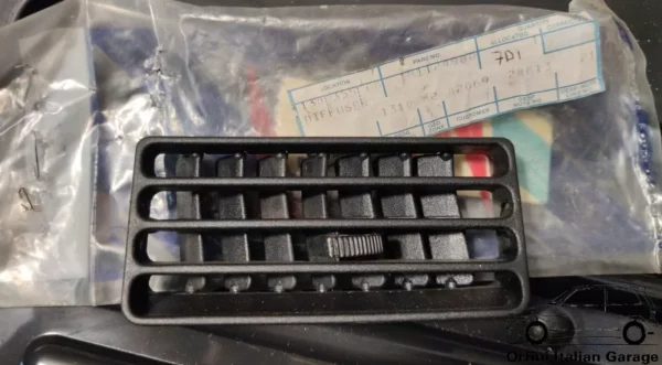 181124980 - Air Diffuser Heater Grill - Autobianchi Lancia Y10 RHD View Front