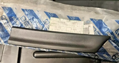 181890180 181490980 - Side Front Rubber Trim Fiat Uno View Front