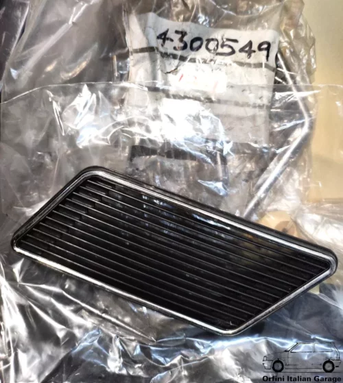 4300549 C Pillar Rear Grill Diffuser Right Fiat 124 View Rear