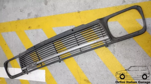 4438372 - Front Grill Griglia Mascherina Fiat 127 MK2 Seconda Serie View Rear