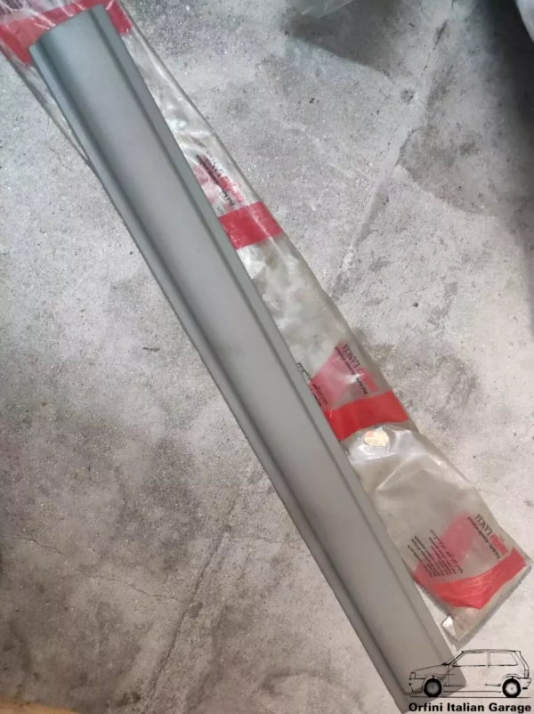 4447657 Front Door Side Moulding Fiat 127 MK2 Seconda Serie View Front