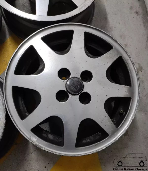 46411927 82434516 Lancia Thema S2 S3 4X98 15 Inches Cerchi Wheels View Upper
