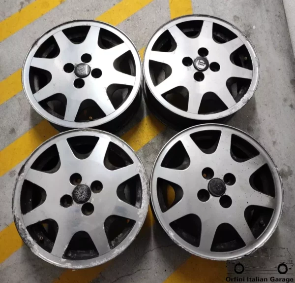 46411927 82434516 Lancia Thema S2 S3 4X98 15 Inches Cerchi Wheels View Front Close Up