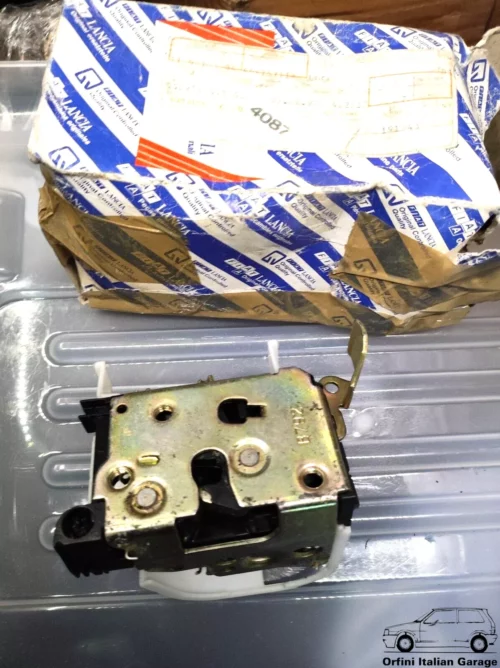 46415711 46759794 91392629 Front Left Door Lock Fiat Punto 176 MK1 3 Doors View Rear