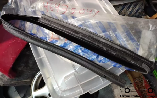 46435041 46736426 7737222 Front Left Window Rubber - Fiat Punto 3 Doors View Rear