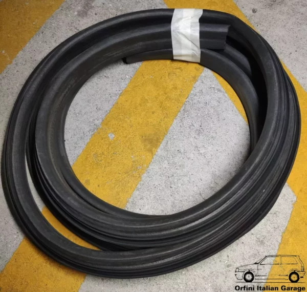 46517668 82466170 46517667 82466169 Front Door Rubber Lancia Delta Dedra View Front
