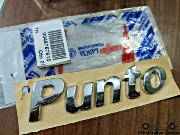 46757610 Fiat Punto Rear Badge View Front