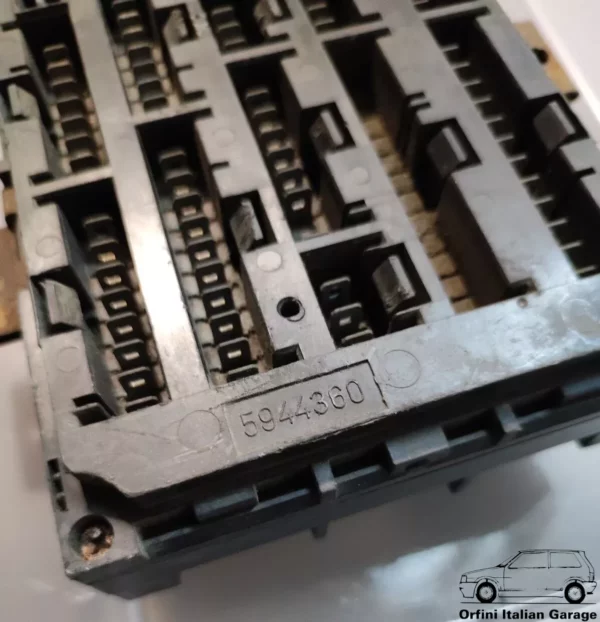 5944360 - Fuse Box Fiat Uno Lancia Y10 Ritmo Regata Delta 831 4WD Integrale View Rear