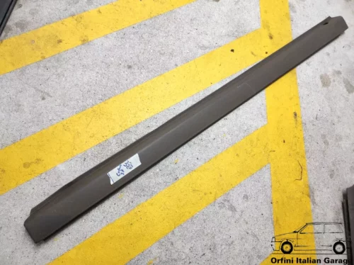 5956060 Front Right Brown Interior Door Trim Moulding Fiat Uno MK1 3 Doors View Rear