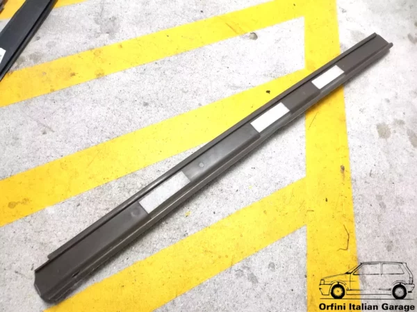 5956061 Front Left Brown Interior Door Trim Moulding Fiat Uno MK1 3 Doors View Front