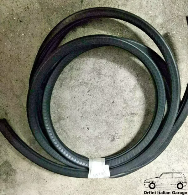 5965573 Rear Side Door Rubber Fiat Ritmo Strada MK2 MK3 5 Doors View Front
