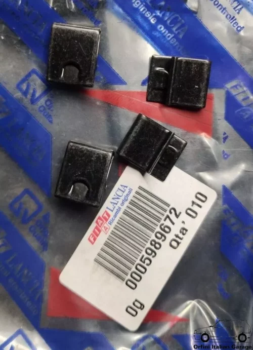 5989672 - Fiat Uno MK1 MK2 Side Parafanghini Moletta Minigonne Clips View Front