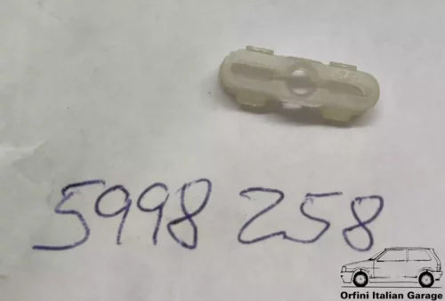 5998258 Roof Trim Clip Fiat Uno Lancia Thema View Front