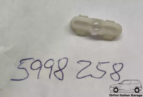 5998258 Roof Trim Clip Fiat Uno Lancia Thema View Front