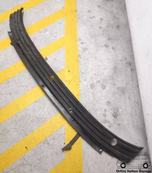 60504263 Engine Windshield Grill Plastic Moulding Alfa Romeo 33 905 View Rear