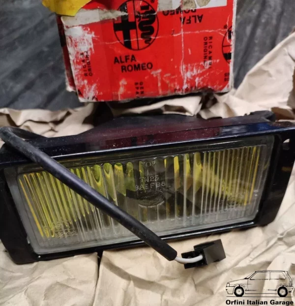 60528795 Right Fog Light - Alfa Romeo 33 75 View Rear