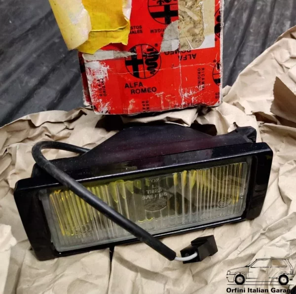 60528795 Right Fog Light - Alfa Romeo 33 75 View Right