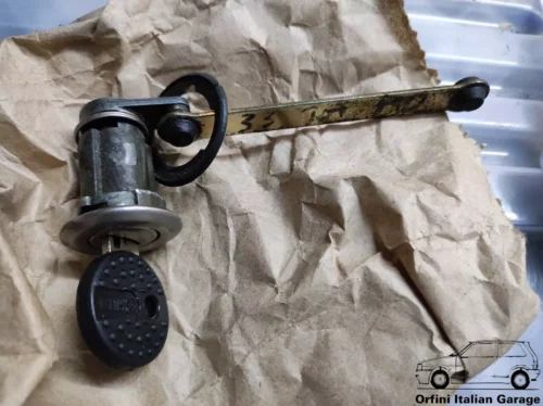 60749899 Right Door Lock with Key Alfa Romeo 33 905 907 View Front