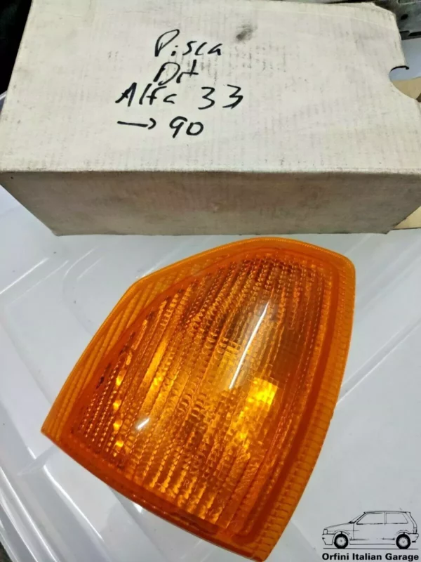 60749955 - Orange Front Right Blinker Freccia Indicator - Alfa Romeo 33 MK1 View Front