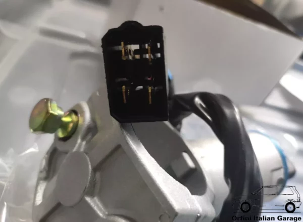 7555388 4479517 Ignition Lock Switch with Key Fiat Ducato Peugeot J5 Citroen C25 127 128 Autobianchi A112 View Rear