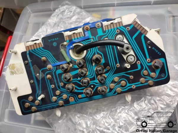 7560970 Fiat Uno MK1 Turbo IE Strumentazione Strumenti Instrument Panel View Rear