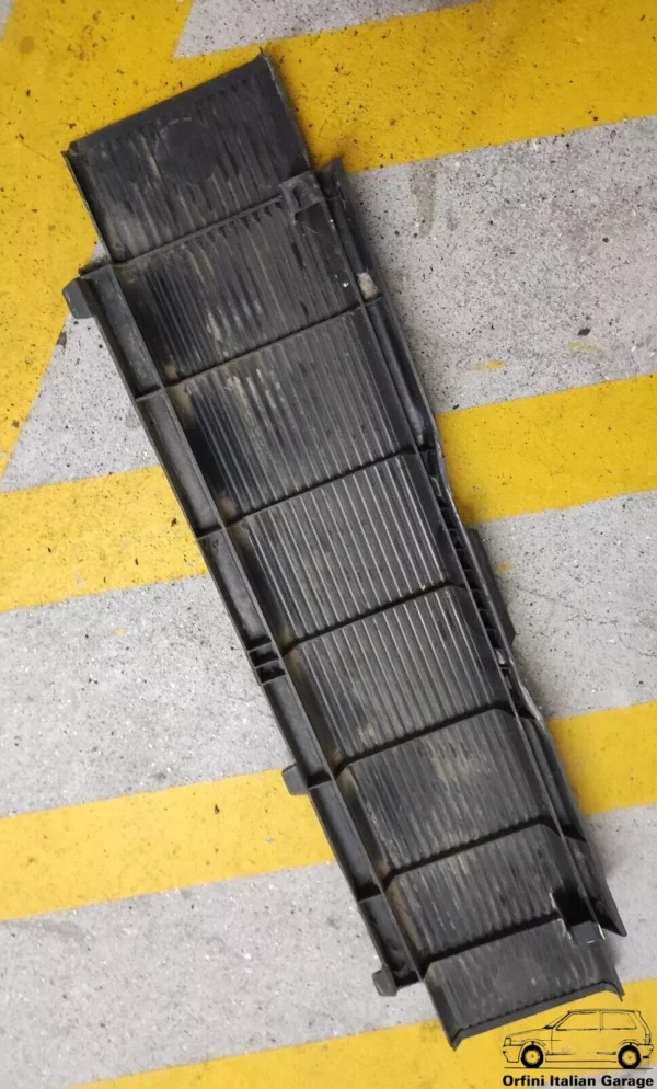 7561117 - Rear Grill Griglia Modanatura Posteriore Fiat Ritmo Terza Serie MK3 View Front
