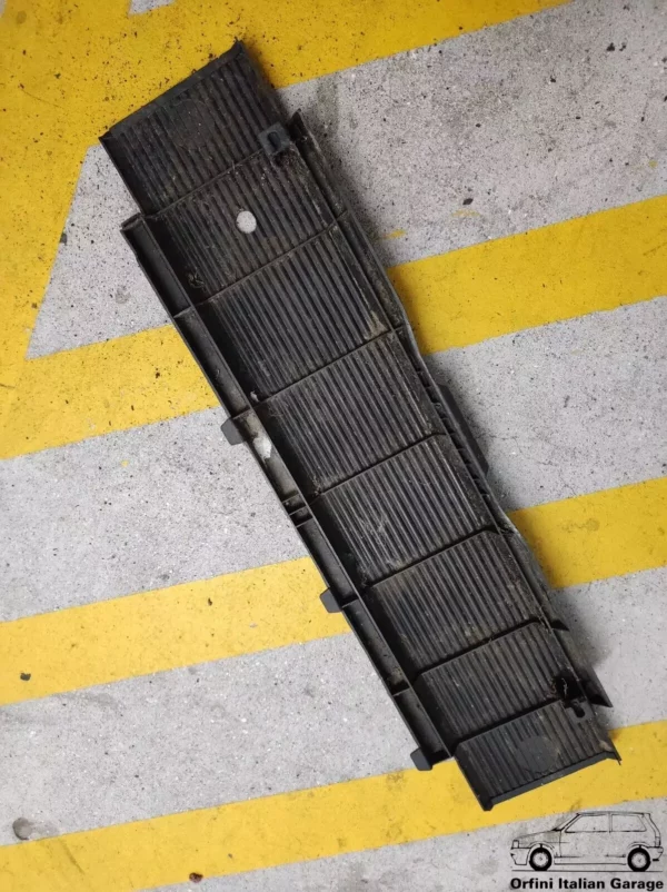 7561117 - Rear Grill Griglia Modanatura Posteriore Fiat Ritmo Terza Serie MK3 View Right