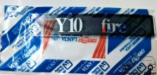 7568389 Autobianchi Lancia Y10 Fire Rear Badge View Front