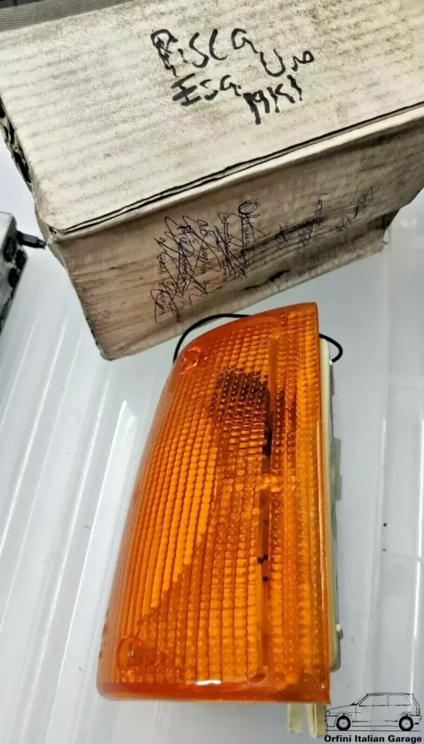 7572850 7572849 7572848 Left Orange Blinker Indicator - Fiat Uno MK1 View Rear