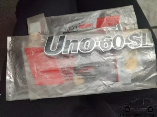 7573888 Fiat Uno 60SL Rear Badge View Front