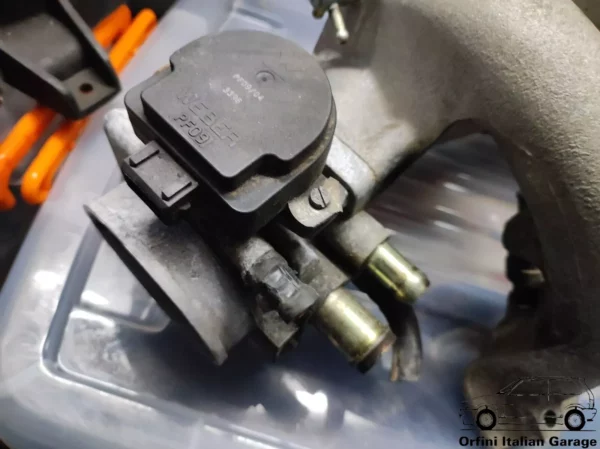 7574896 7765760 Intake Manifold + Throttle Body + Injectores Lancia Delta 1.6 GT View Rear