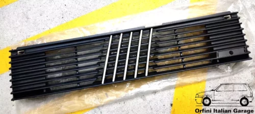 7592207 7603414 Radiator Grill Mascherina Fiat Uno MK1 View Rear