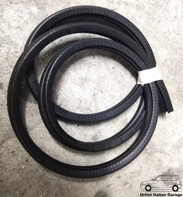 7619265 7582603 7582602 Side Rear Window Rubber Autobianchi Lancia Y10 View Front
