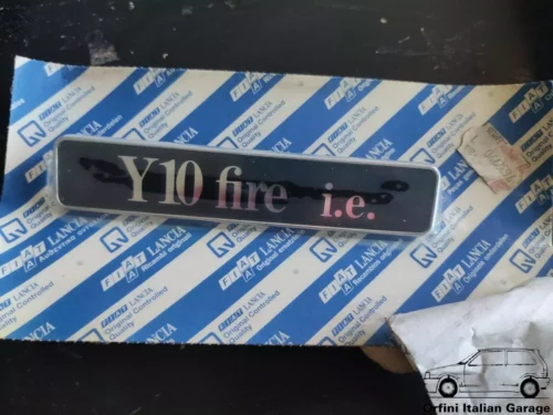 7632790 - Autobianchi Lancia Y10 Fire IE Rear Badge Scritta View Front