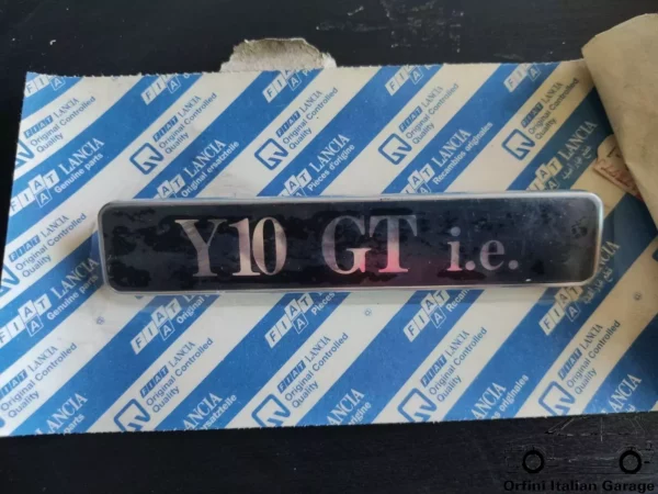 7636075 Autobianchi Lancia Y10 GT IE Rear Badge View Front
