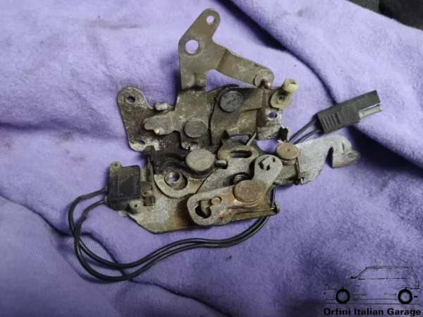 7637235 Fiat Uno MK2 Front Left Door Lock View Front