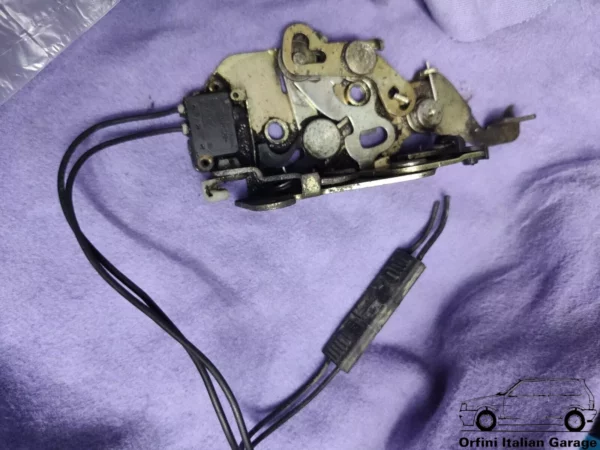 7637236 Fiat Uno MK2 Rear Right Door Lock View Rear