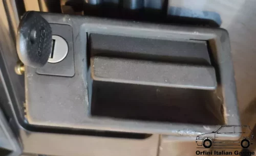 7645637 7608790 Outer Right Door Handle with Key Autobianchi Lancia Y10 View Front