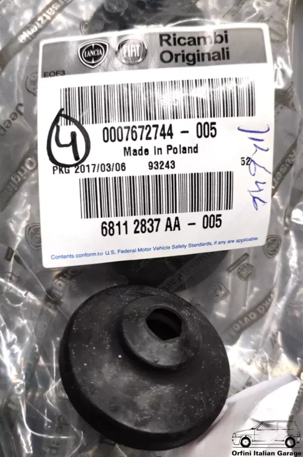 7672744 7641847 Rear Windscreen Wiper Rubber Window Gasket View Front