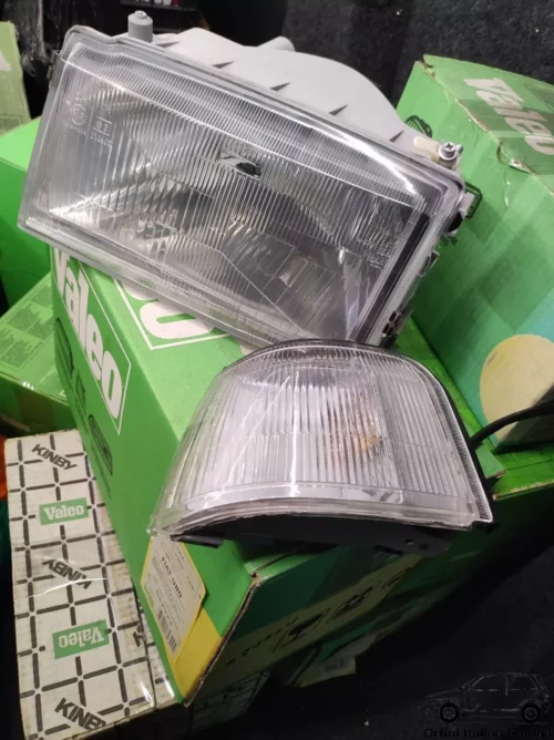 7700027 7683231 Front Left Valeo Headlight - Fiat Uno MK2 View Right