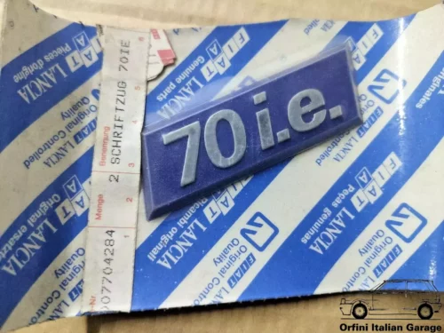 7704284 7696259 Fiat Uno 70 IE Side Badge View Front