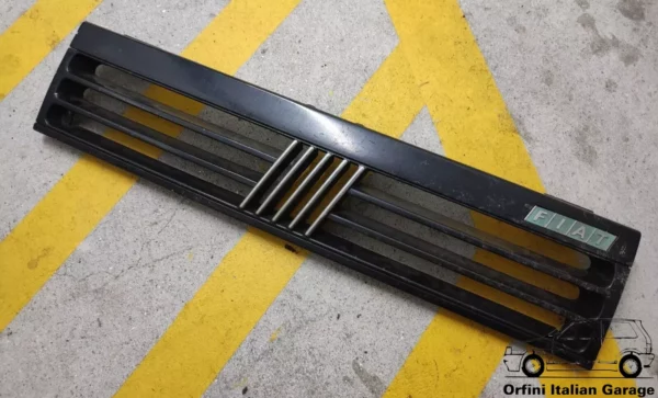 7710208 182242080 46473794 - Radiator Grill Fiat Panda 141 View Rear