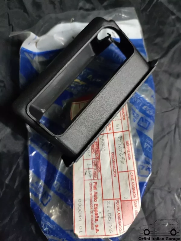 7776766 Back Rear Door Lock Plastic Cover Fiat Punto MK1 176 View Front