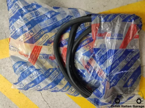 7784607 7677651 Windshield Rubber Guarnizione Parabrezza Fiat Uno Fiorino View Front