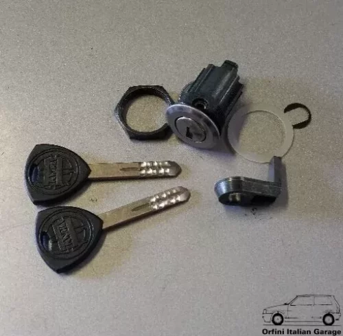 81891986 Fuel Tank Cover Key Lockset Lancia Delta 831 View Front