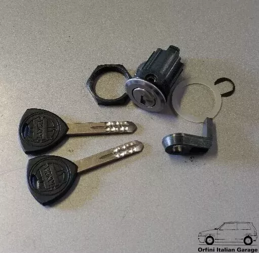 81891986 Fuel Tank Cover Key Lockset Lancia Delta 831 View Front