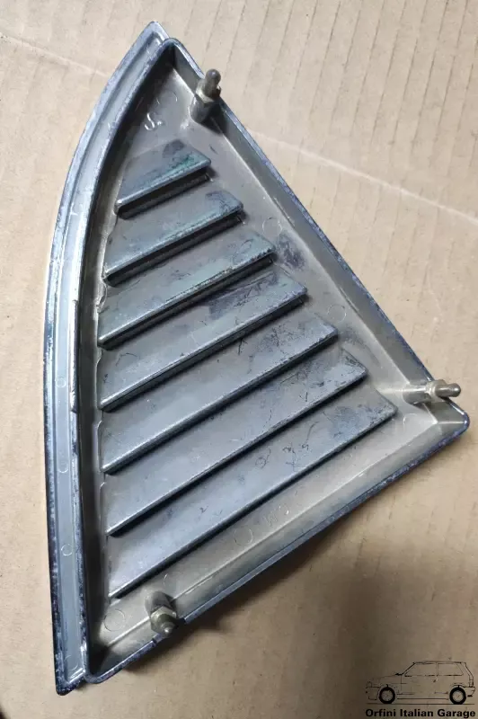 82323563 C Pillar Grill Vent Left Lancia Beta Coupe View Front