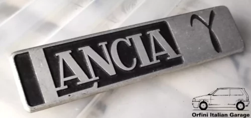 82328708 82353089 Rear Badge Scritta Stemma Lancia Gamma View Rear